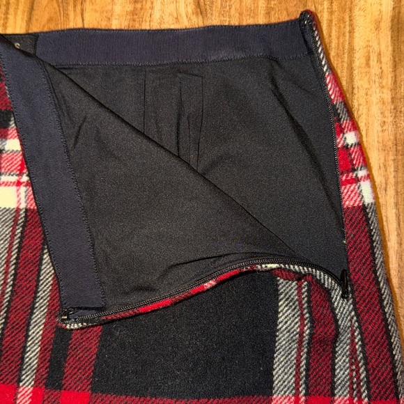 Talbots women’s 14 large skirt Black Red Plaid Mini knee wool causal business - Picture 4 of 9